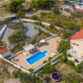 6 bedroom villa with pool in Milna, Brac Island sleeps 11